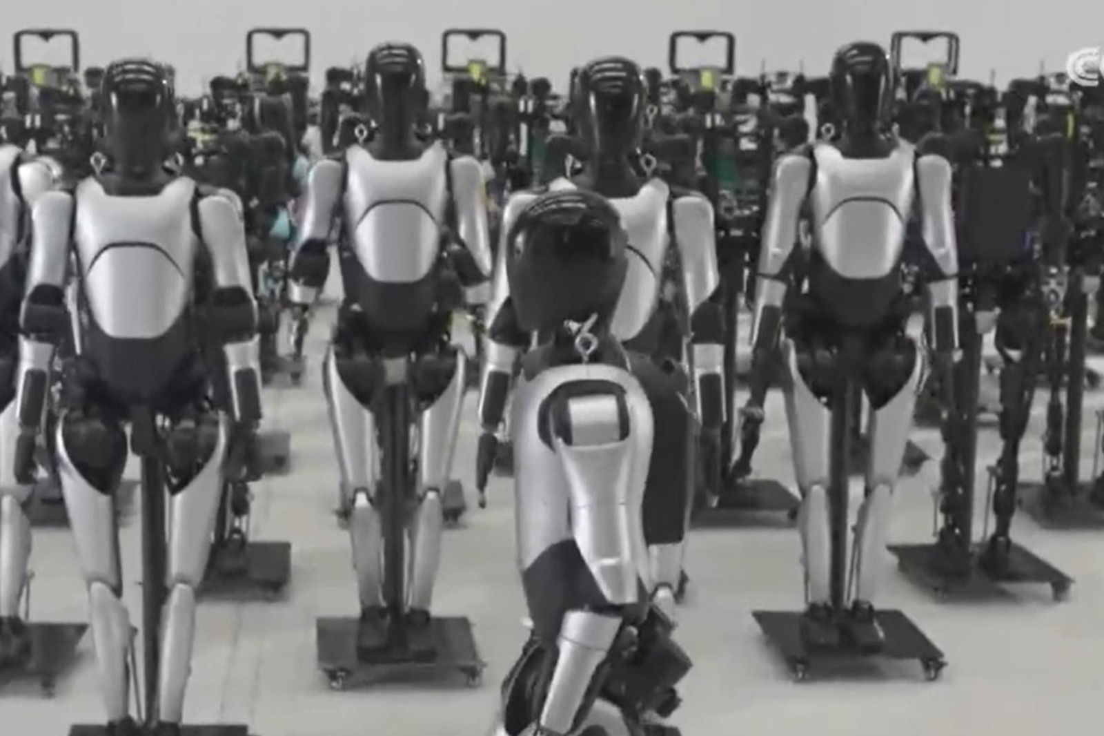 央视报道！揭秘jcjc5500公海机器人量产超级工厂